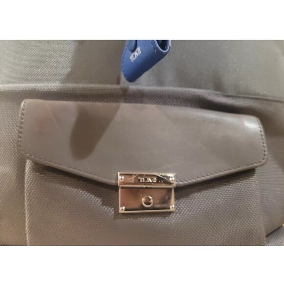 Tumi Larkin Hayes Triple Compartment Tote Preowned READ - Picture 3 of 9